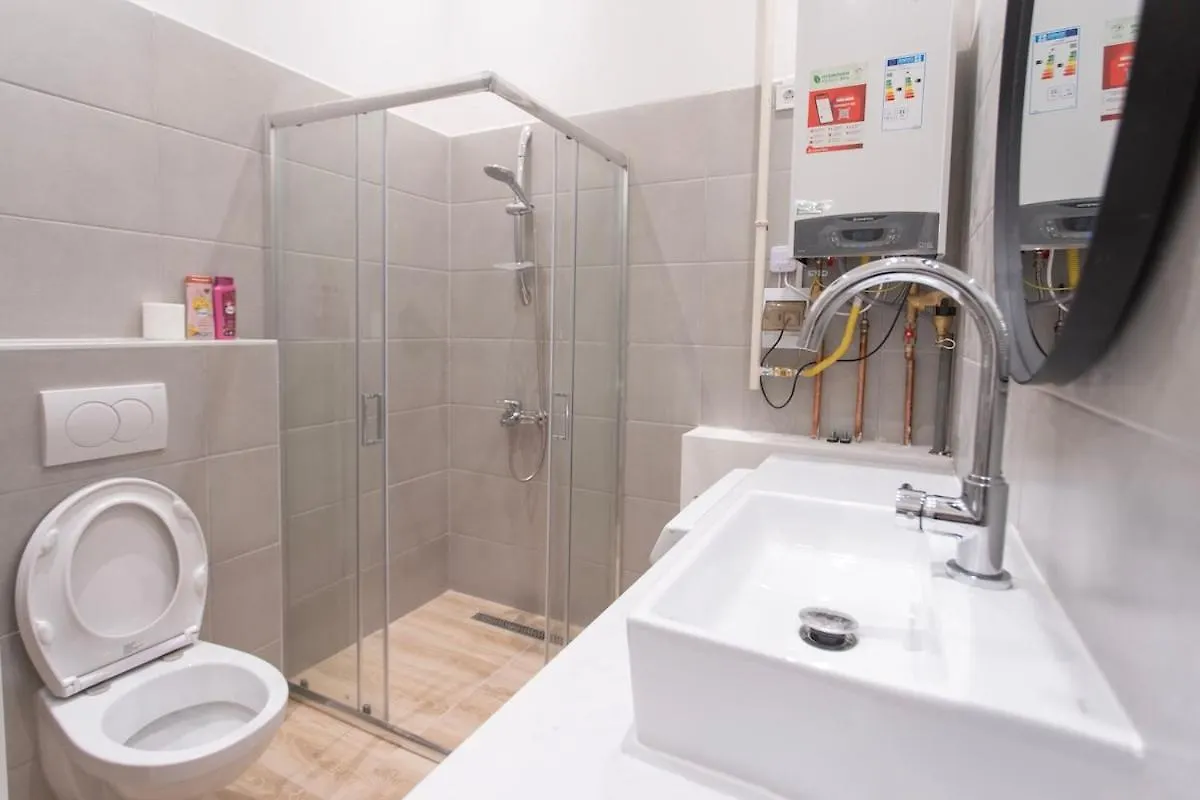 New and spacious apt in downtown Будапешт