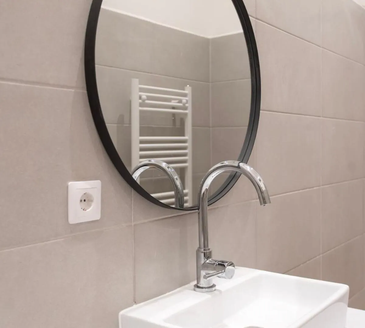New and spacious apt in downtown Будапешт