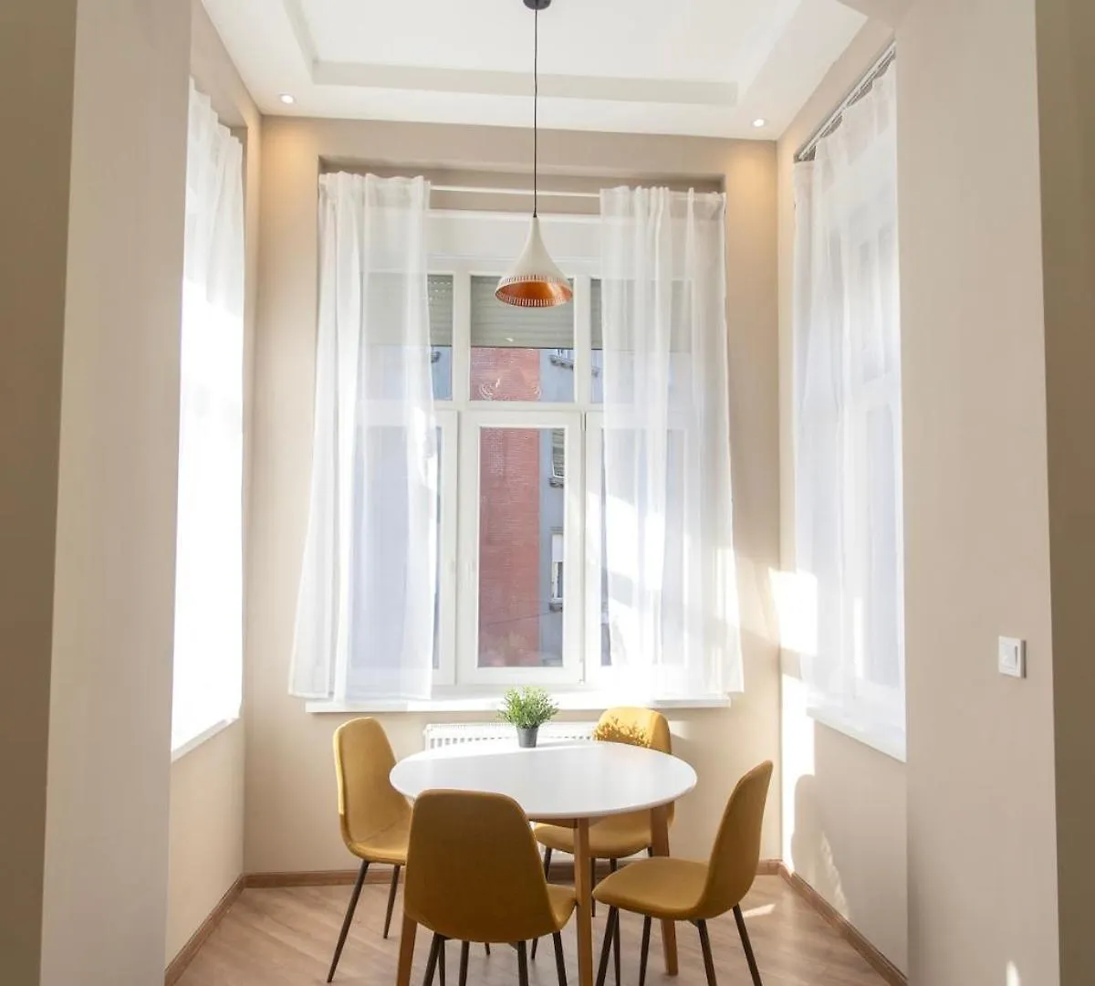 New and spacious apt in downtown Будапешт 0*,  Венгрия