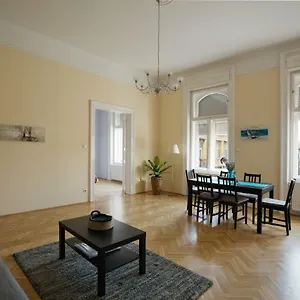 Apartman Klauzal Ter 9, Budapest